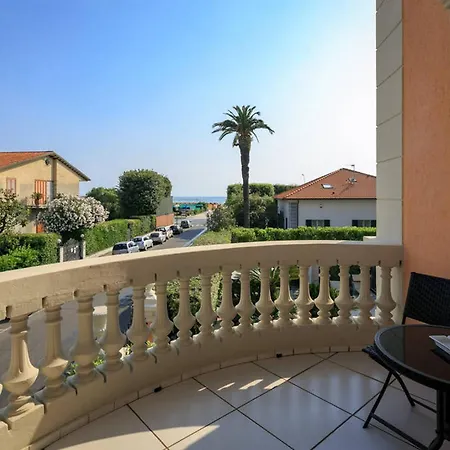 Konukevi Moderno Con Bella Piscina *